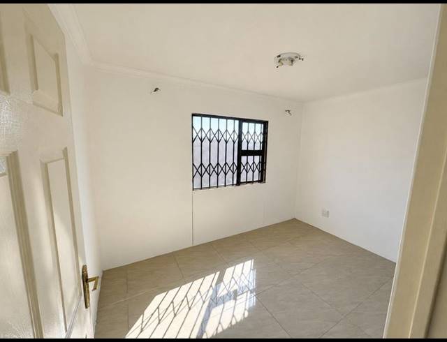 2 BEDROOM HOUSE FOR SALE IN TOEKOMSRUS